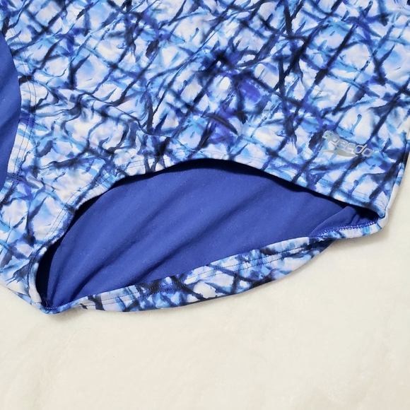 Speedo Swimsuit Ladies sz 10 Blue and White Geometric UPF 50+ Chlorine Resistant - Picture 3 of 11
